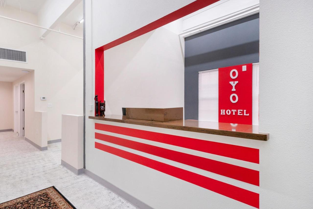 Oyo Hotel & Apartments Houston Galleria Exterior photo