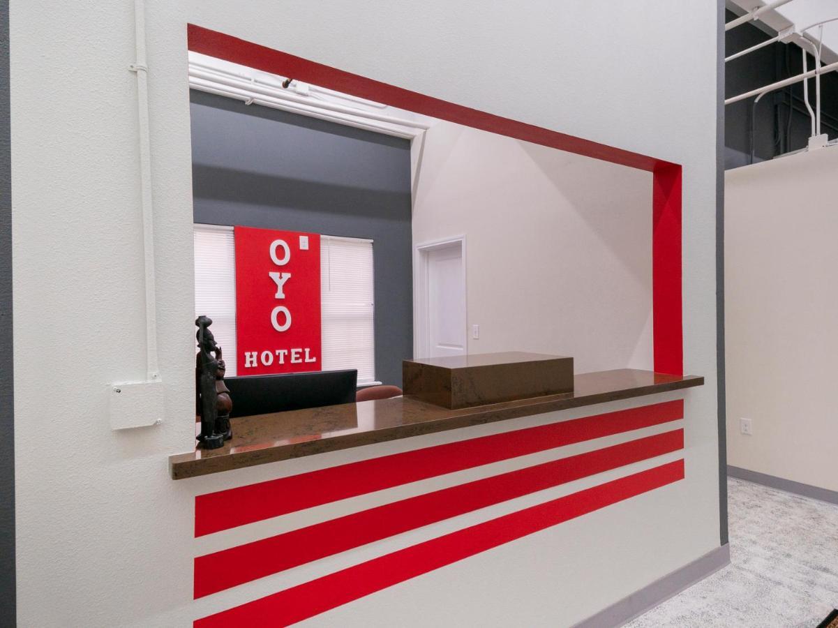 Oyo Hotel & Apartments Houston Galleria Exterior photo